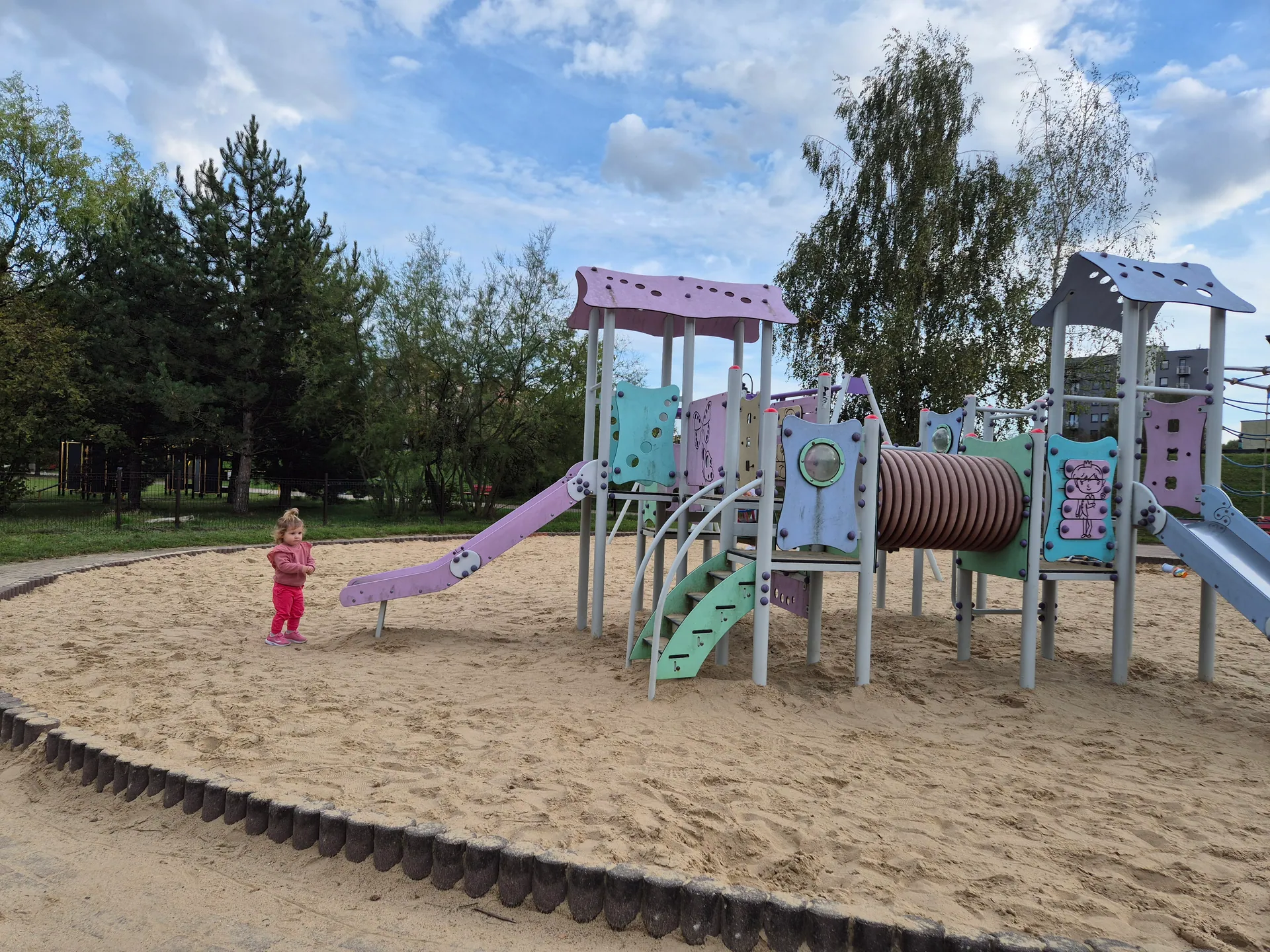 Staw Amelung w Chorzowie z dziećmi – rodzinny spacer i plac zabaw – zdjęcie 10