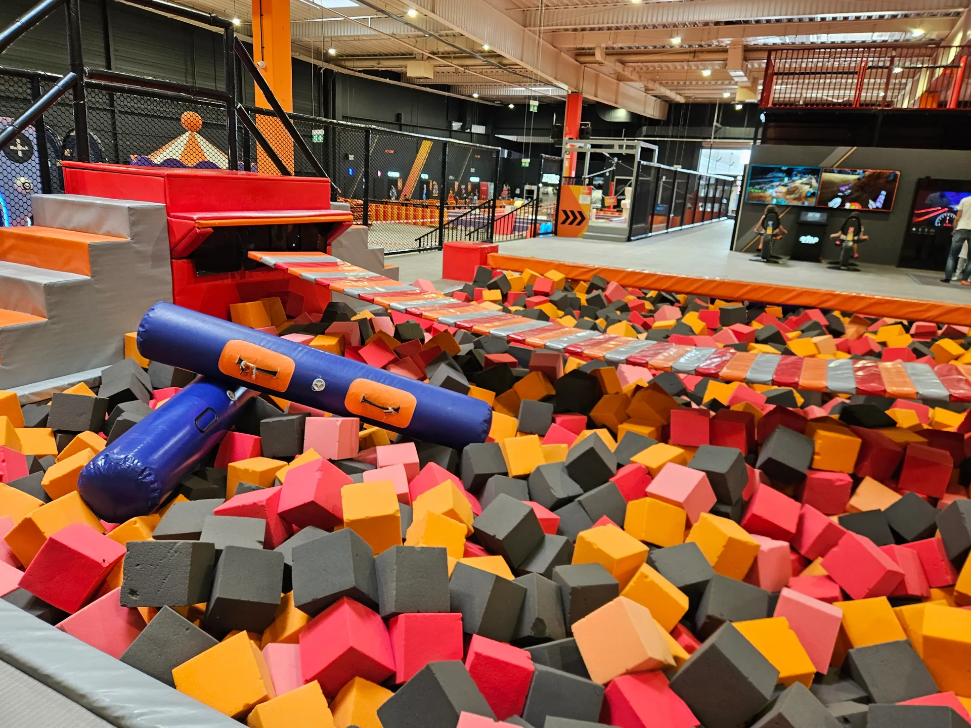 FlyPark w Bytomiu z dziećmi – trampoliny, zjeżdżalnie i świetna zabawa – zdjęcie 6