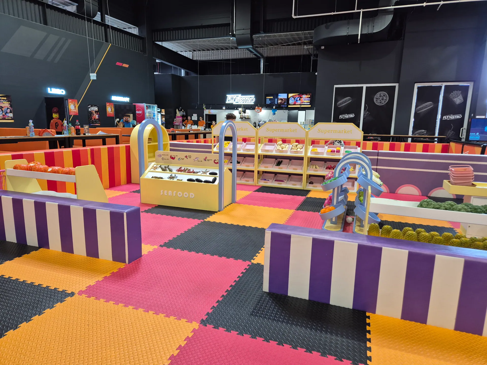FlyPark w Bytomiu z dziećmi – trampoliny, zjeżdżalnie i świetna zabawa – zdjęcie 12