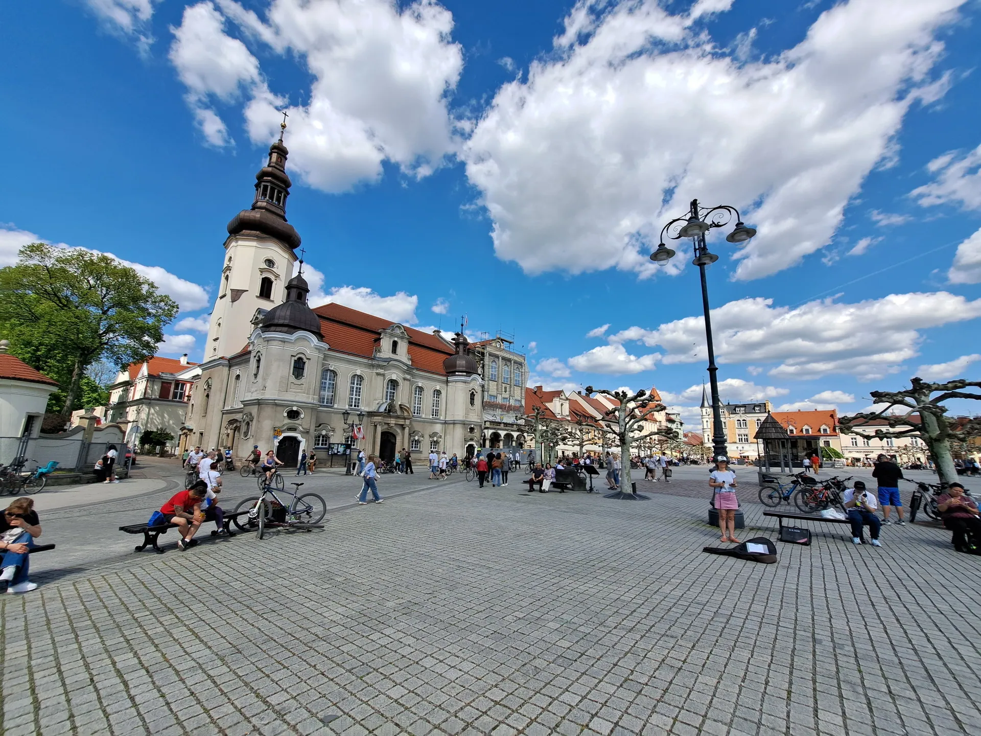 Pszczyna z dziećmi – park zamkowy i rodzinny spacer – zdjęcie 3