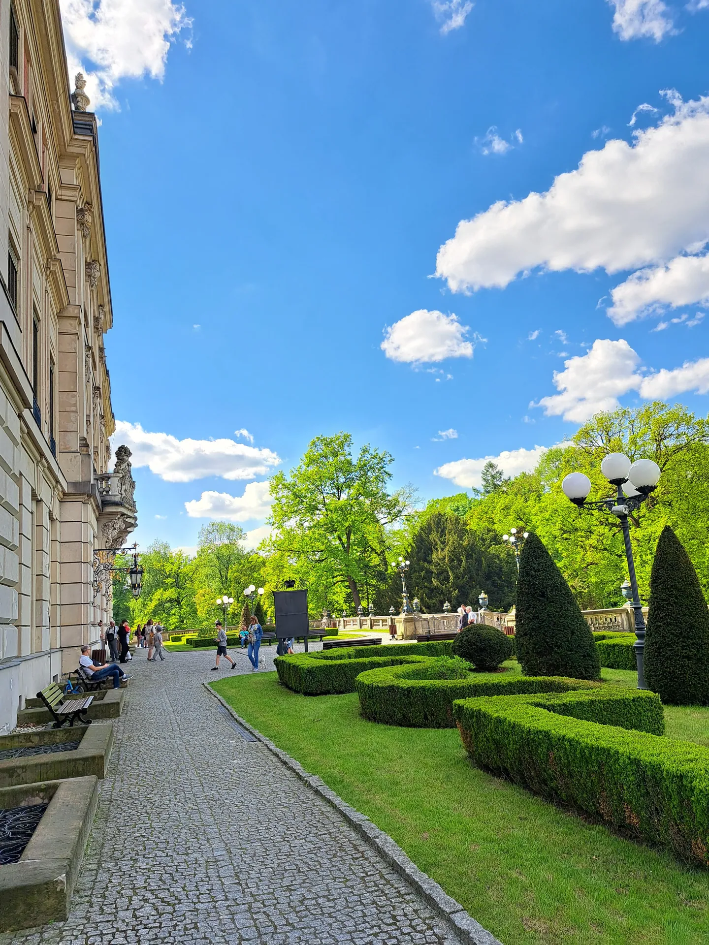 Pszczyna z dziećmi – park zamkowy i rodzinny spacer – zdjęcie 6